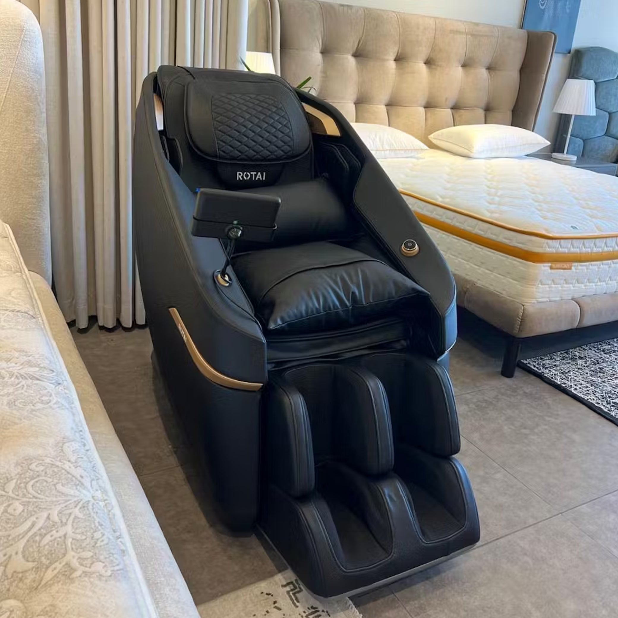 شراء كرسي مساج A37 أسود في السعودية مع شحن مجاني إلى الرياض وجدة | Buy A37 black massage chair Saudi Arabia with free delivery